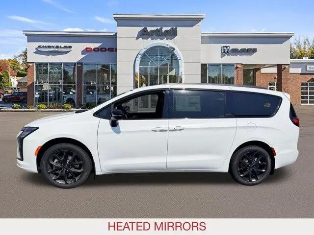 2027 Chrysler Pacifica Limited
