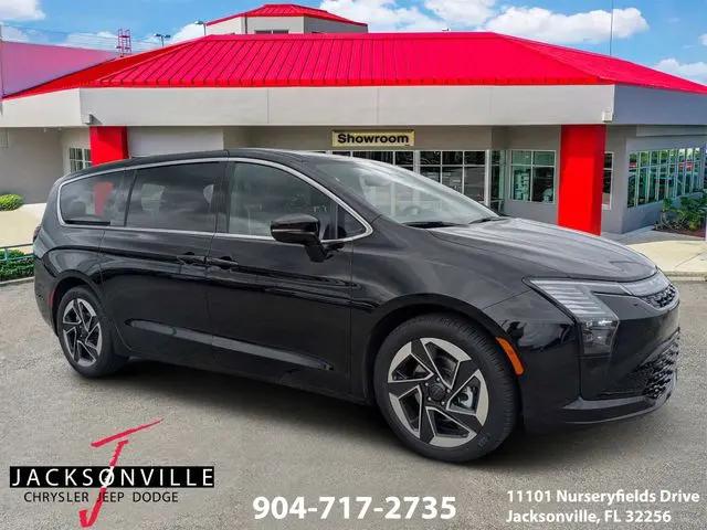 2027 Chrysler Pacifica Limited for sale in Jacksonville, FL
