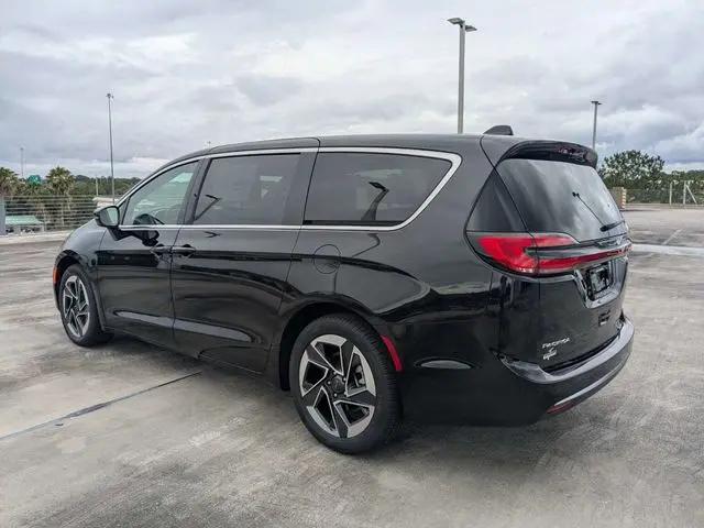 2027 Chrysler Pacifica Limited