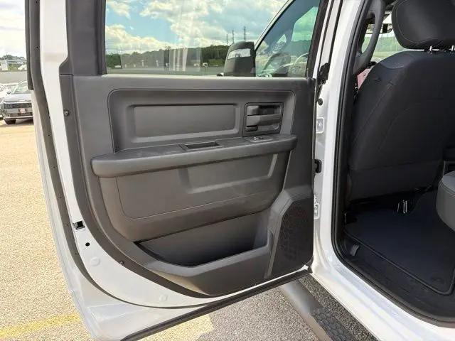 2026 Ram 2500 Black Express Crew Cab 4x4 64 Box