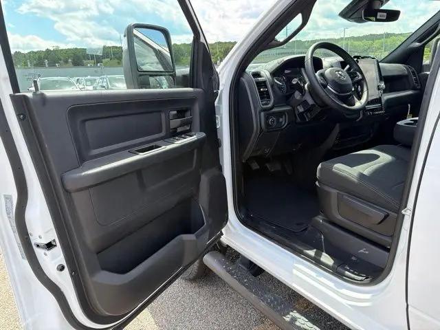 2026 Ram 2500 Black Express Crew Cab 4x4 64 Box