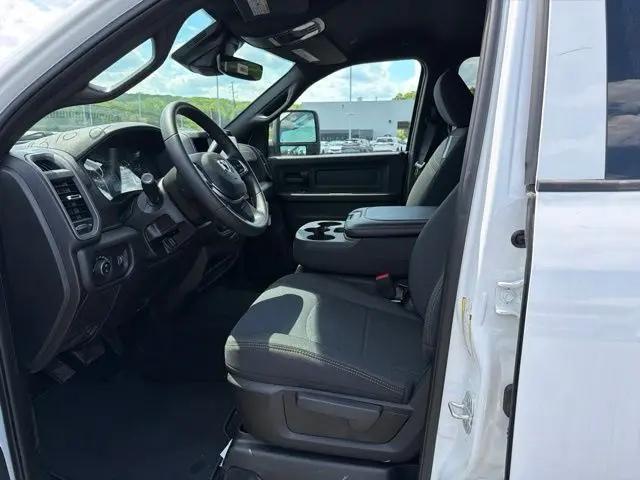 2026 Ram 2500 Black Express Crew Cab 4x4 64 Box