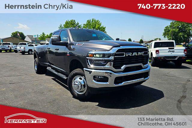 2026 RAM Ram 3500 RAM 3500 TRADESMAN CREW CAB 4X4 8 BOX