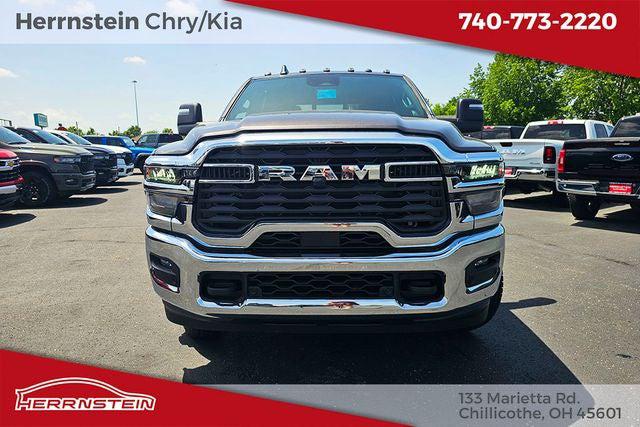2026 RAM Ram 3500 RAM 3500 TRADESMAN CREW CAB 4X4 8 BOX