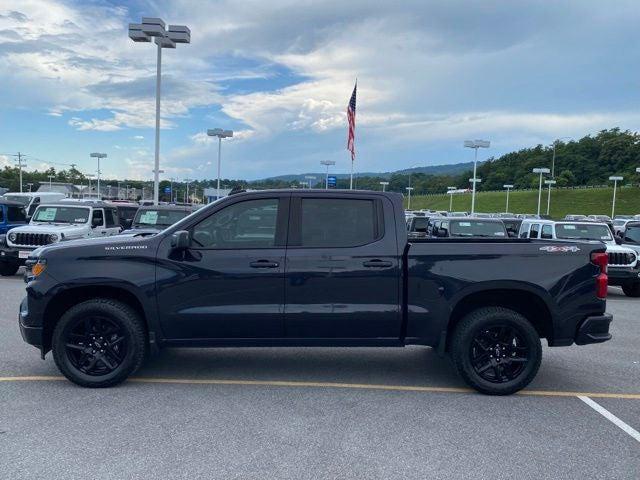 2023 Chevrolet Silverado 1500 4WD Crew Cab Short Bed Custom 2023 Chevrolet Silverado 1500 4WD Crew Cab Short Bed Custom