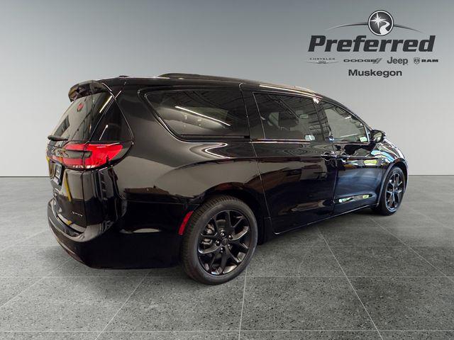 2027 Chrysler Pacifica Limited