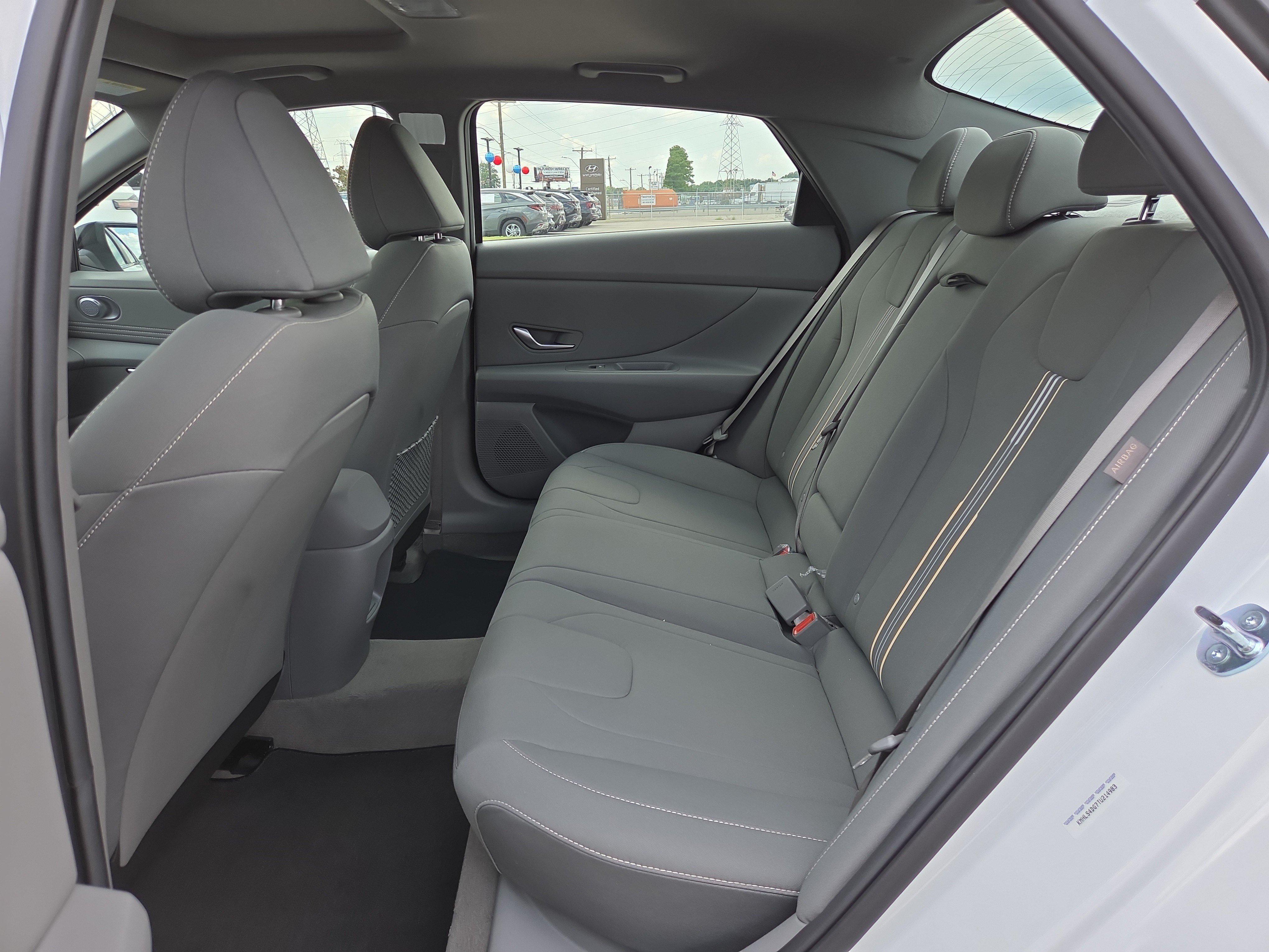 2026 Hyundai Elantra SEL - Photo 6