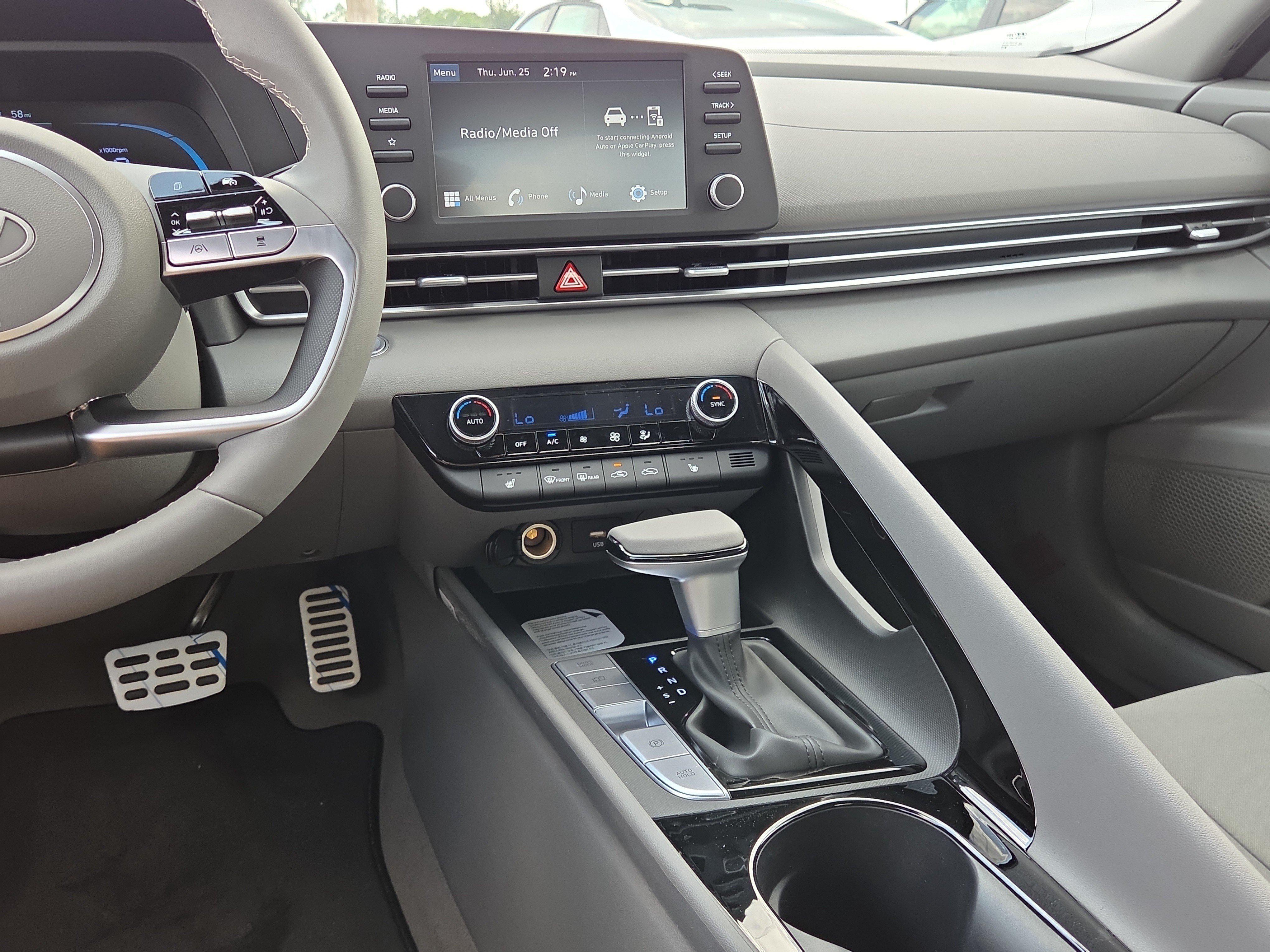 2026 Hyundai Elantra SEL - Photo 12