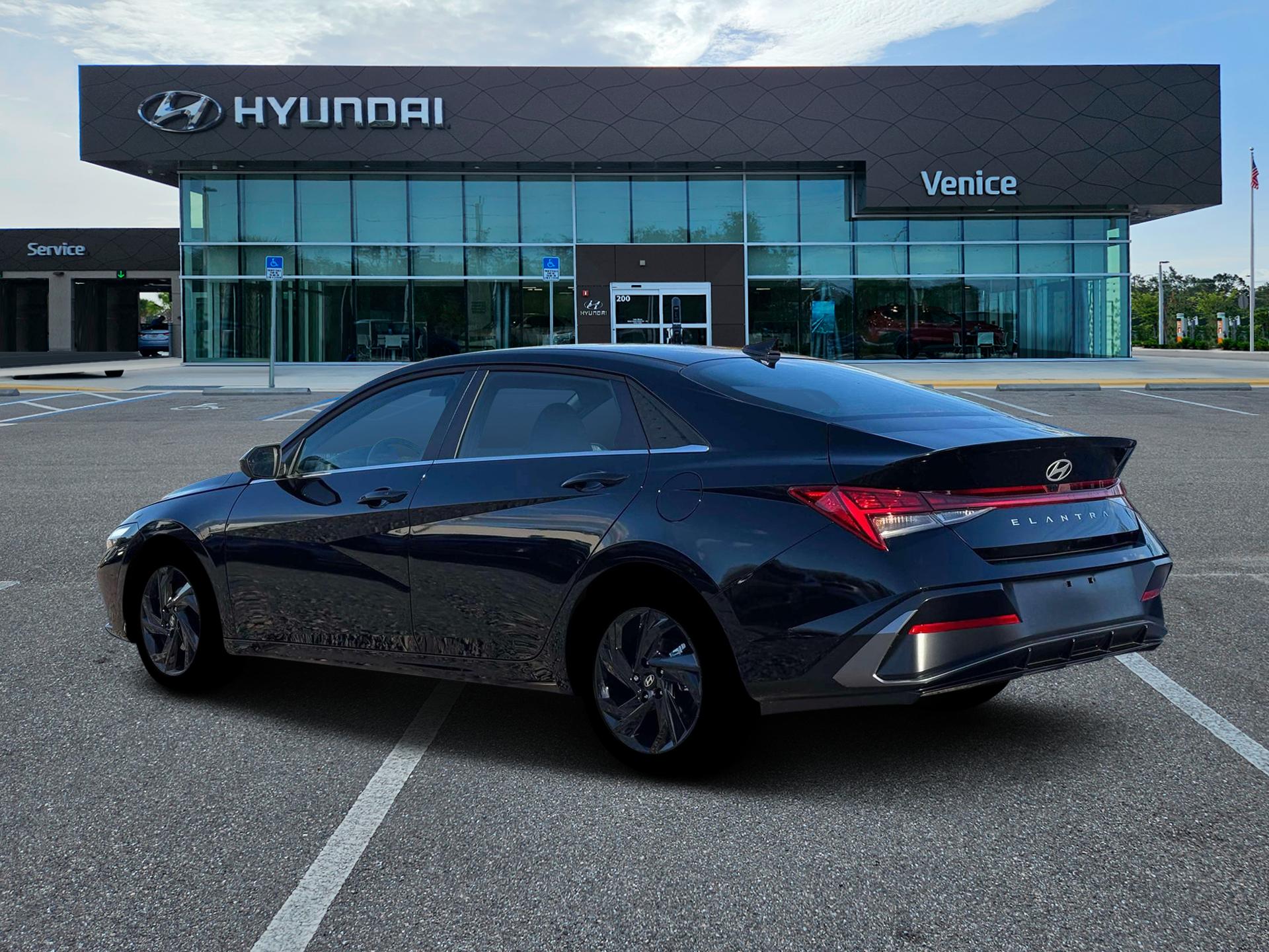2026 Hyundai ELANTRA SEL Sport - Image 4