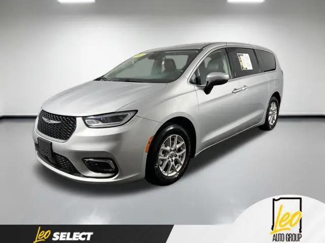 2023 Chrysler Pacifica Touring L for sale in Columbus, IN