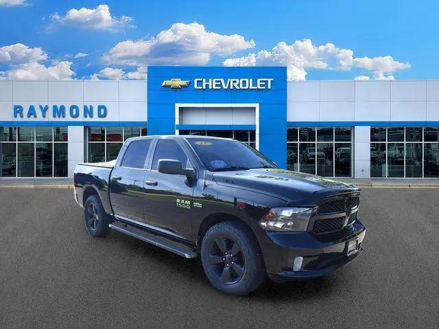2017 Ram 1500 Express Crew Cab 4x4 5'7" Box for sale in Antioch, IL
