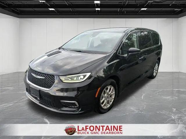 2023 Chrysler Pacifica Touring L for sale in Dearborn, MI