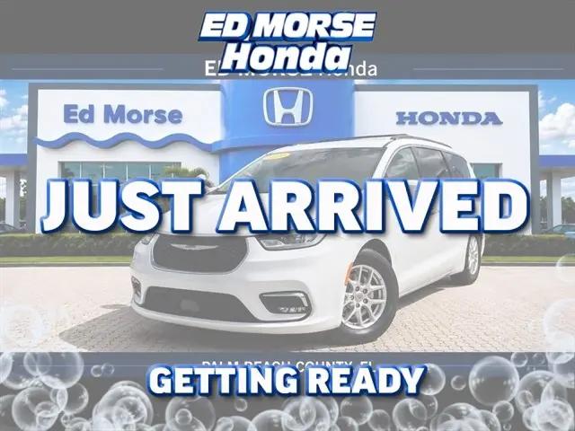 2022 Chrysler Pacifica Touring L for sale in Riviera Beach, FL