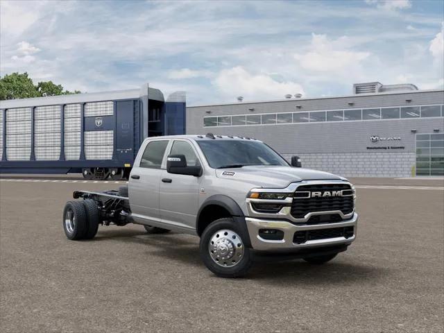 2026 RAM 5500 Chassis RAM 5500 TRADESMAN CHASSIS CREW CAB 4X4 84 CA