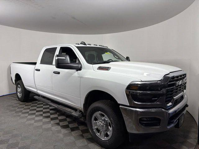 2026 RAM 2500 RAM 2500 TRADESMAN CREW CAB 4X4 8 BOX