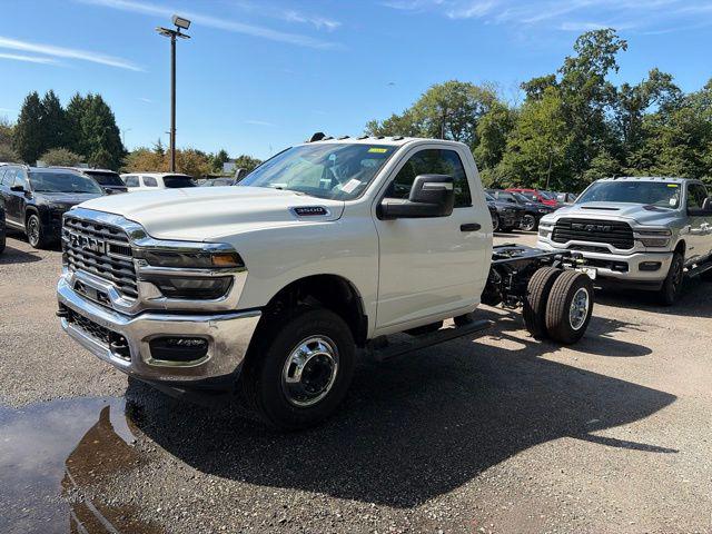 2026 RAM 3500 Chassis RAM 3500 TRADESMAN CHASSIS REGULAR CAB 4X4 60 CA