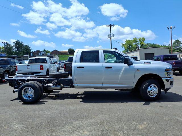 2026 RAM 3500 Chassis RAM 3500 TRADESMAN CREW CAB CHASSIS 4X4 60 CA
