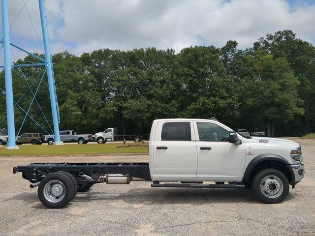 2026 RAM 5500 Chassis RAM 5500 TRADESMAN CHASSIS CREW CAB 4X4 84 CA