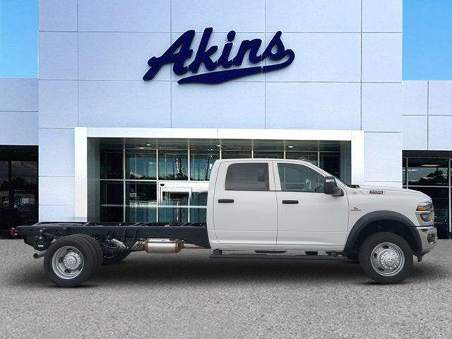 2026 RAM 5500 Chassis RAM 5500 TRADESMAN CHASSIS CREW CAB 4X4 84 CA