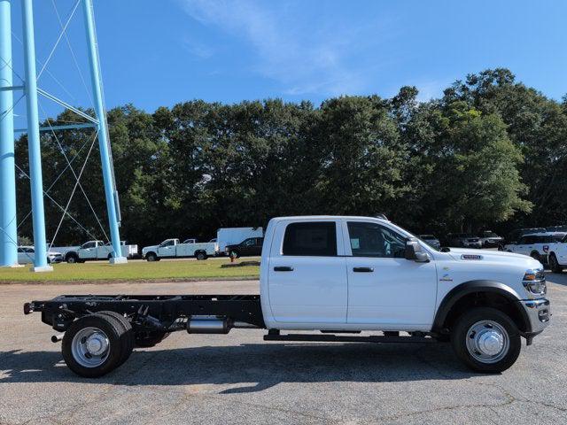 2026 RAM 5500 Chassis RAM 5500 TRADESMAN CHASSIS CREW CAB 4X4 84 CA
