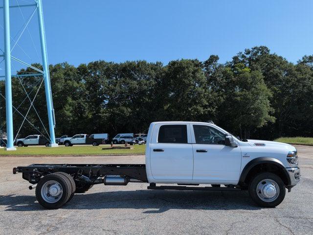 2026 RAM 5500 Chassis RAM 5500 TRADESMAN CHASSIS CREW CAB 4X4 84 CA