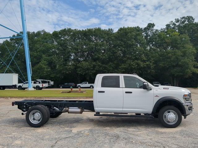 2026 RAM 5500 Chassis RAM 5500 TRADESMAN CHASSIS CREW CAB 4X4 84 CA