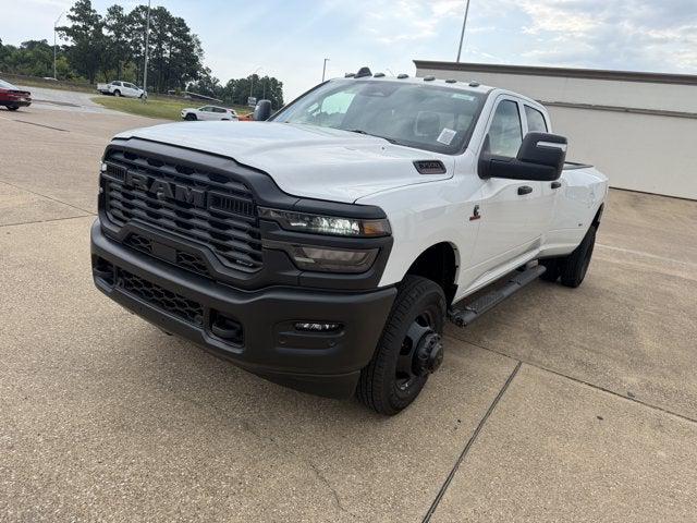 2026 RAM Ram 3500 RAM 3500 TRADESMAN CREW CAB 4X4 8 BOX