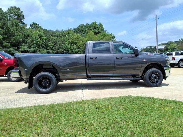 2026 RAM Ram 3500 RAM 3500 TRADESMAN CREW CAB 4X4 8 BOX