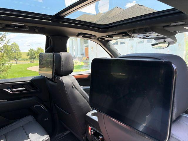 2025 GMC Yukon 4WD Denali