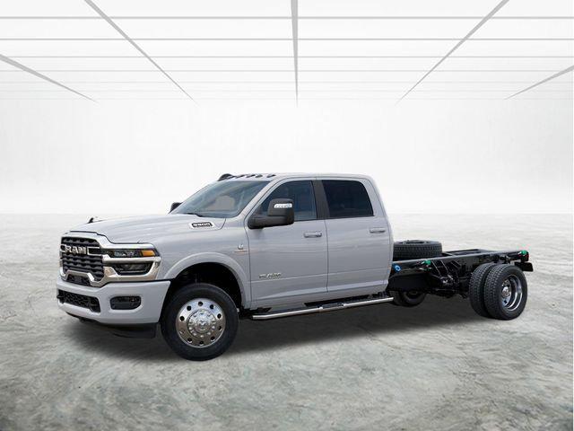 2026 RAM 5500 Chassis RAM 5500 BIG HORN CHASSIS CREW CAB 4X4 84 CA