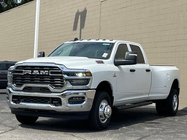 2026 RAM Ram 3500 RAM 3500 TRADESMAN CREW CAB 4X4 8 BOX