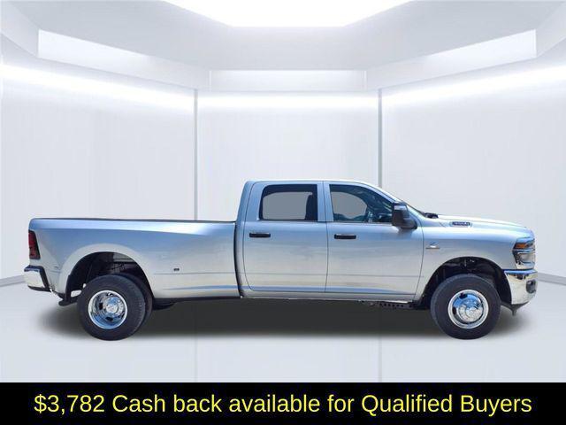 2026 RAM Ram 3500 RAM 3500 TRADESMAN CREW CAB 4X4 8 BOX