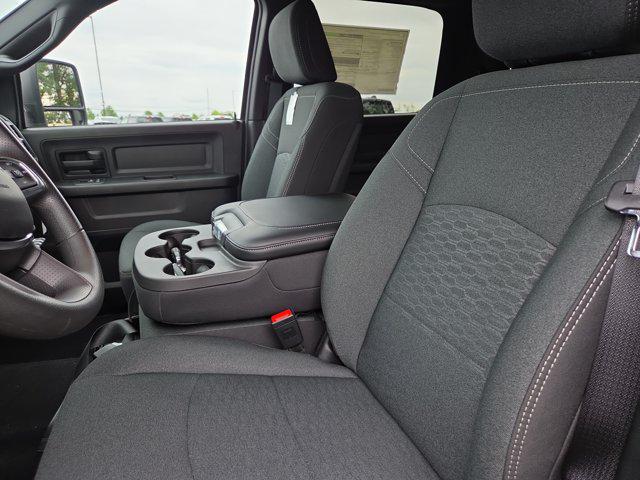2026 RAM Ram 2500 RAM 2500 BLACK EXPRESS CREW CAB 4X4 64 BOX 2026 RAM Ram 2500 RAM 2500 BLACK EXPRESS CREW CAB 4X4 64 BOX
