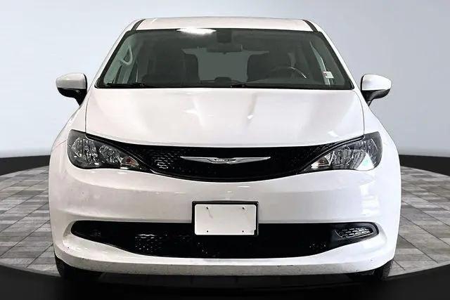2022 Chrysler Voyager LX for sale in Roanoke, IN