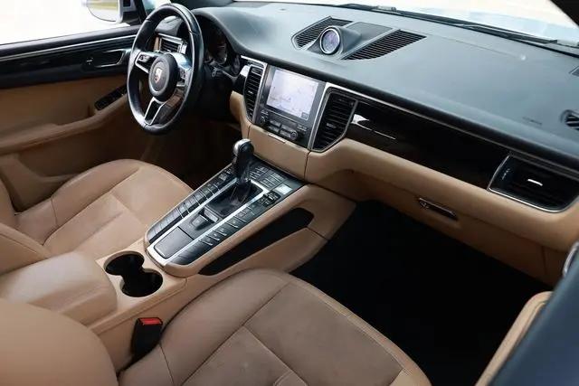 2017 Porsche Macan Macan