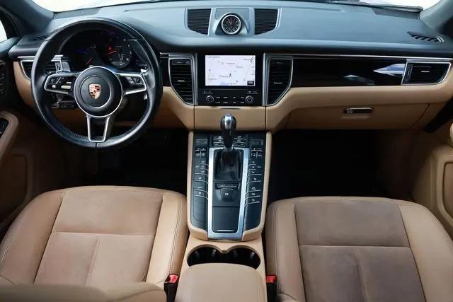 2017 Porsche Macan Macan