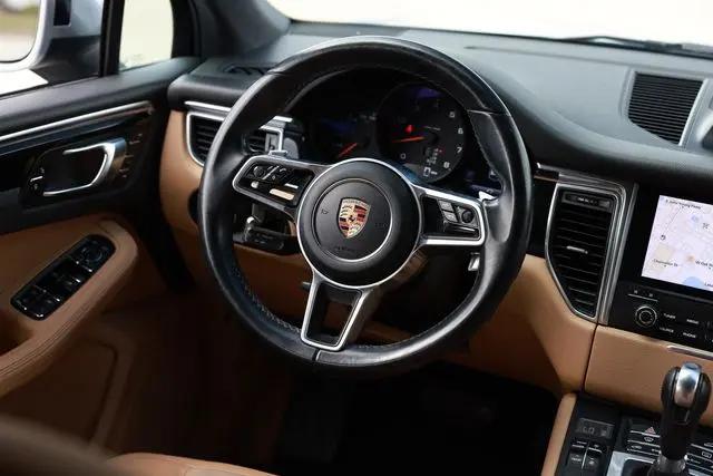 2017 Porsche Macan Macan
