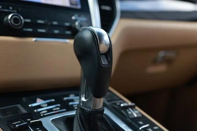 2017 Porsche Macan Macan