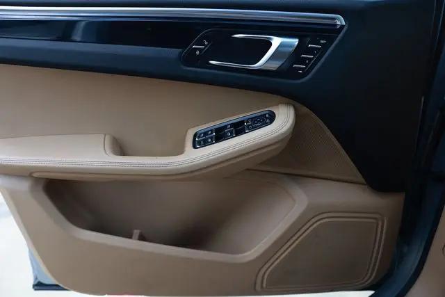 2017 Porsche Macan Macan