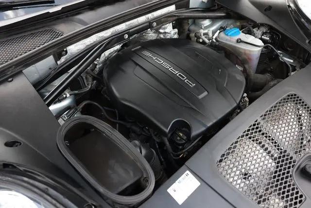 2017 Porsche Macan Macan