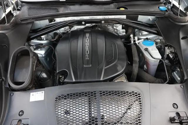 2017 Porsche Macan Macan