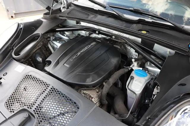 2017 Porsche Macan Macan