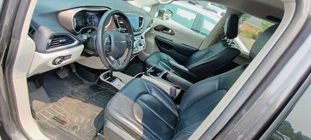 2017 Chrysler Pacifica Touring-L Plus