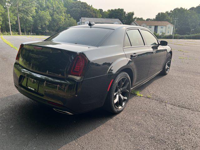 2023 Chrysler 300 Touring L