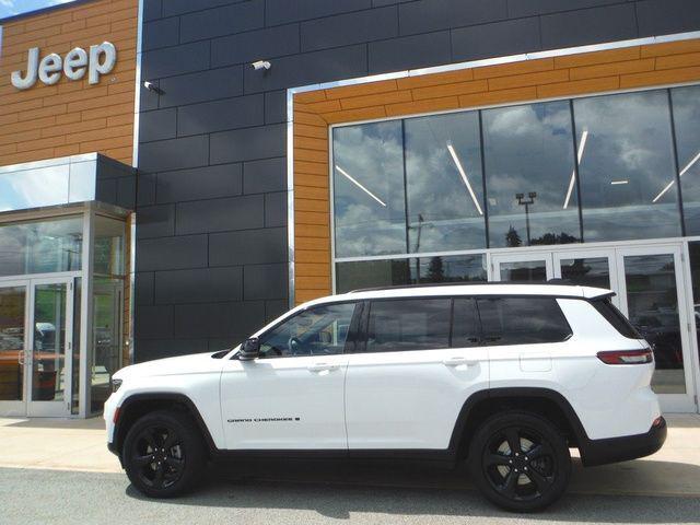 2023 Jeep Grand Cherokee L Altitude 4x4 2023 Jeep Grand Cherokee L Altitude 4x4