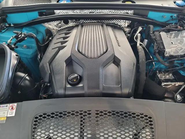 2023 Porsche Macan T