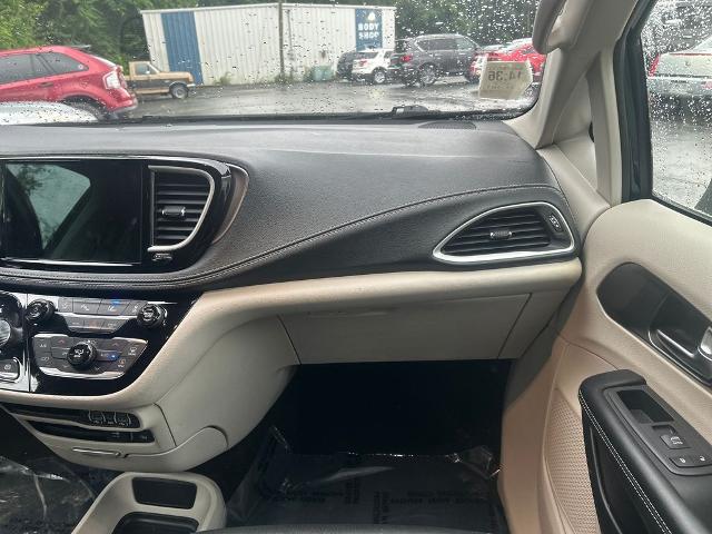 2022 Chrysler Pacifica Touring L AWD