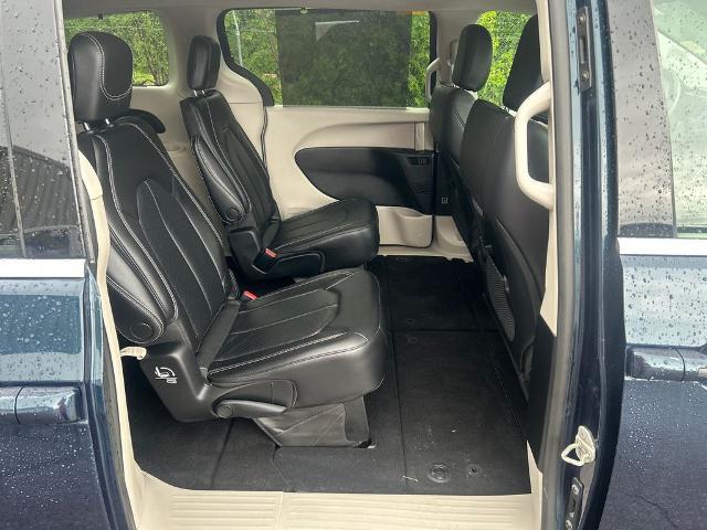 2022 Chrysler Pacifica Touring L AWD