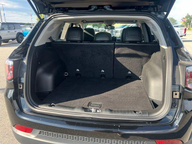 2022 Jeep Compass Latitude Lux 4x4