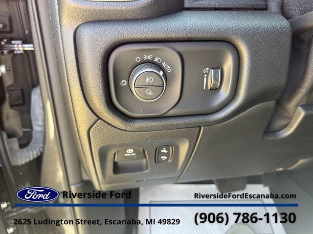 2021 Ram 1500 Big Horn Crew Cab 4x4 5'7" Box